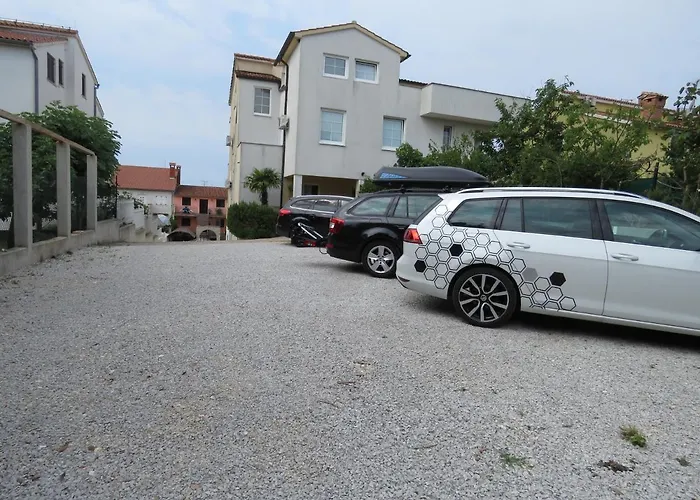 With A Parking Space Vrsar, Porec - 7129 아파트 브르사르