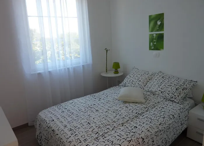 아파트 With A Parking Space Vrsar, Porec - 7129